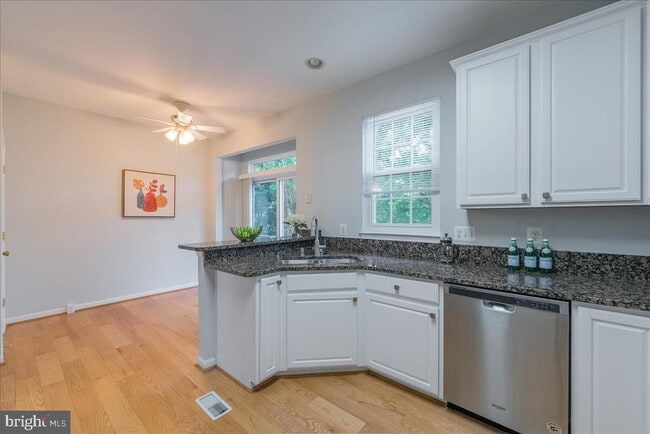 Building Photo - 11425 Abner Ave