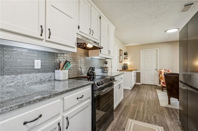 Building Photo - 1212 Torrey Pl SE