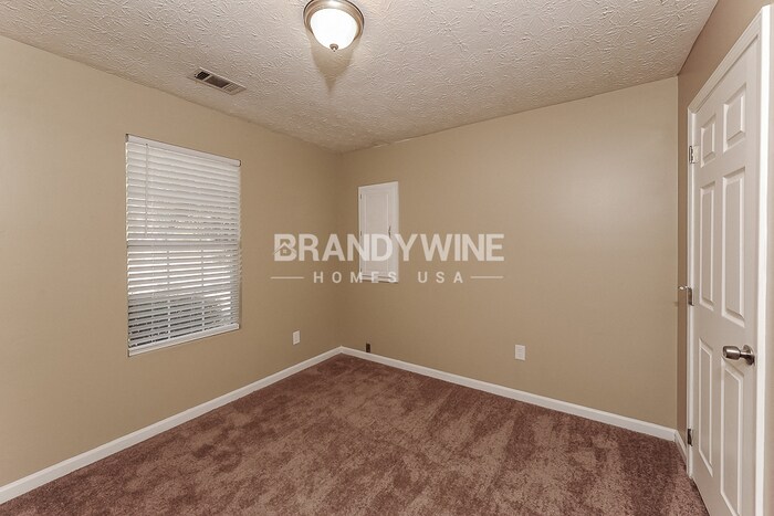 Building Photo - 371 Walker Dr