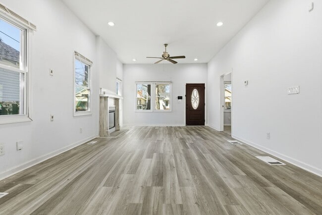 Building Photo - Downtown 3BR 2BA with Fenced Yard – 10 Minutes to Fort Benning