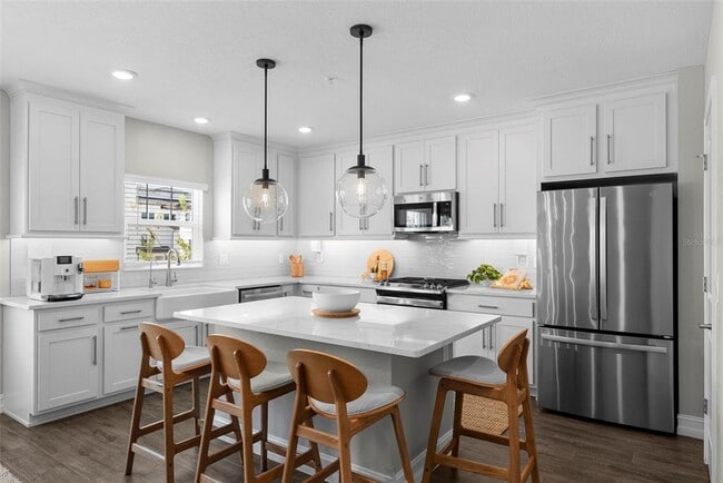 Building Photo - 5351 Bridge St