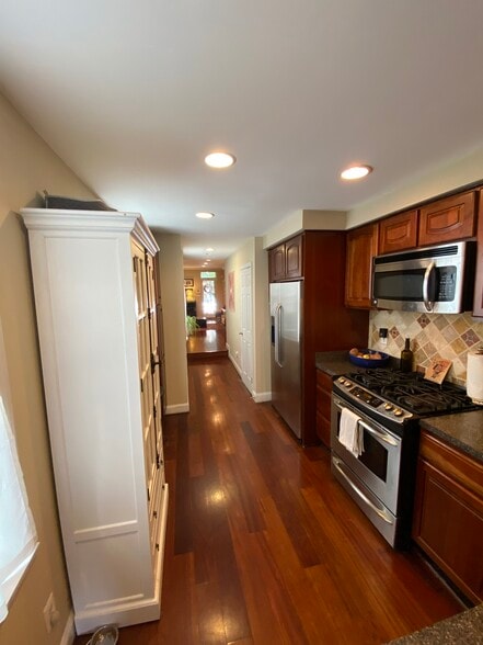 Kitchen - 1022 S Bouldin St