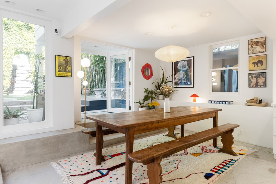 Building Photo - 241 Windward Ave