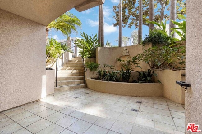 Building Photo - 1875 S Beverly Glen Blvd