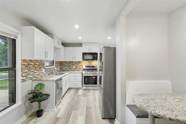 Building Photo - 3811 Lenel Dr