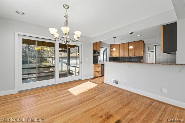 Building Photo - 758 Chester St