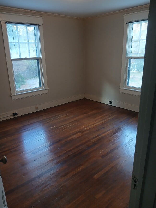 Building Photo - 153 Holbrook Ave