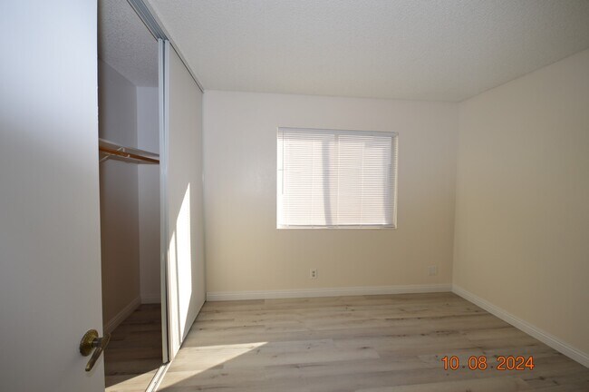 Building Photo - 4354 Thorndale Pl