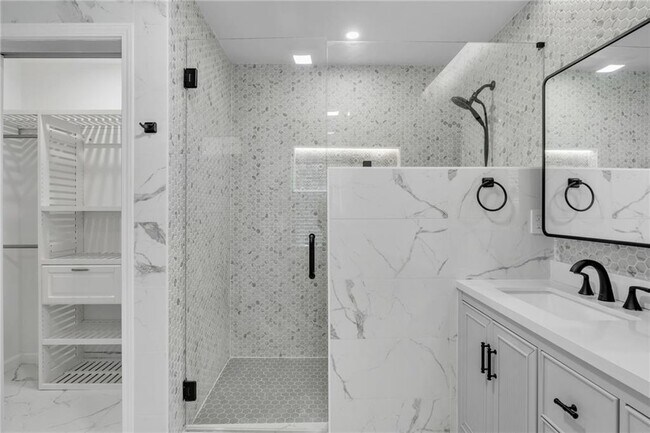 Building Photo - 2851 Forrest Hills Dr SW