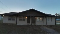 Building Photo - Beautiful 2 Bed 1 Bath Close to Town