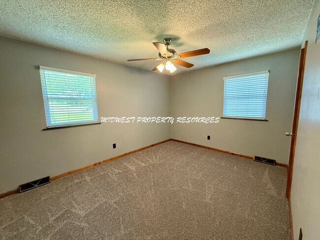 Building Photo - Amazing 3 Bedroom Home!