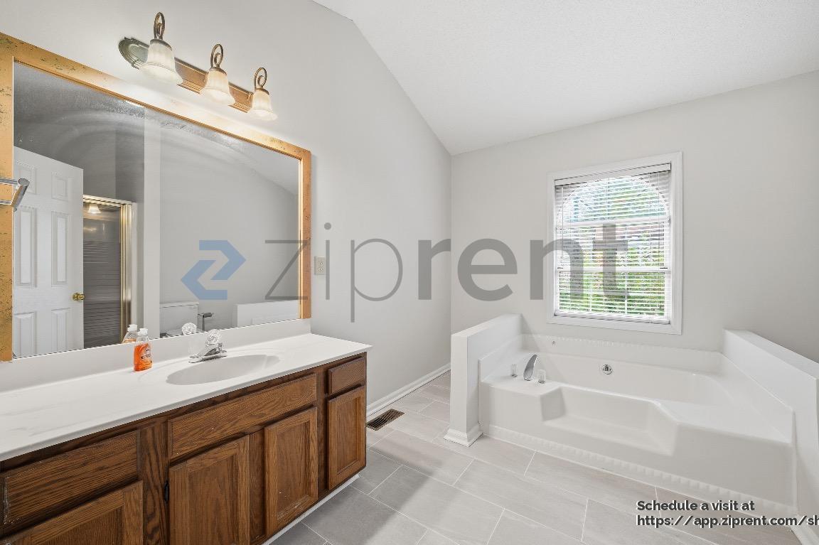 Building Photo - 661 Coventry Township Ln