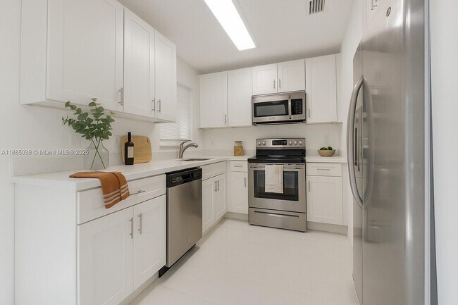 Primary Photo - 1428 NE 2nd Ave