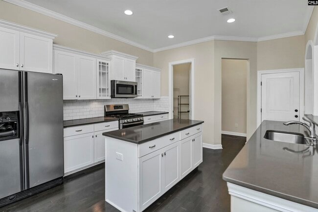 Building Photo - 5 Mapleline Ct