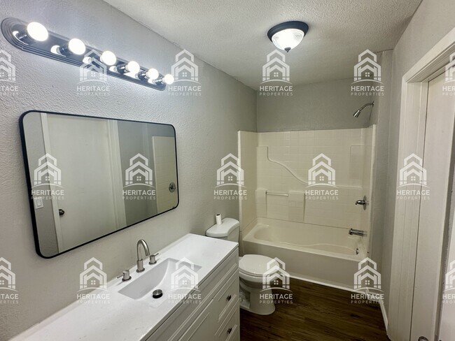 Building Photo - 708 Grayson St