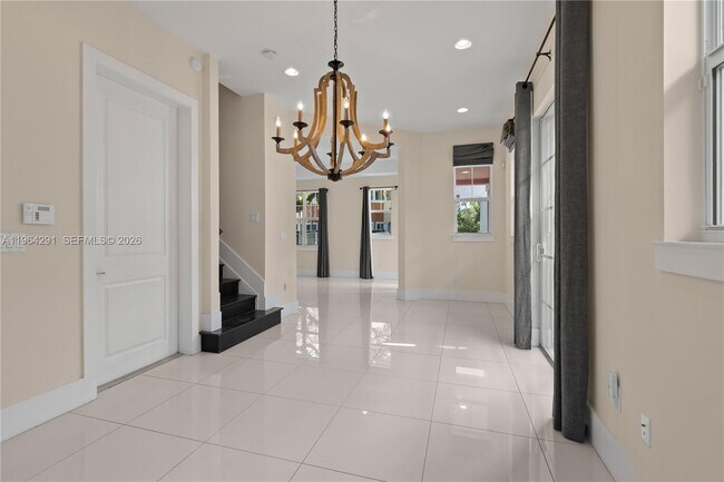 Building Photo - 912 NE 17th Way