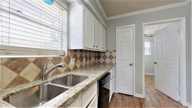 Building Photo - 24314 Spring Mill Ln