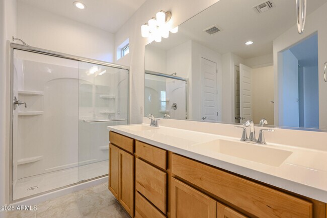 Building Photo - 5015 N 88th Ave
