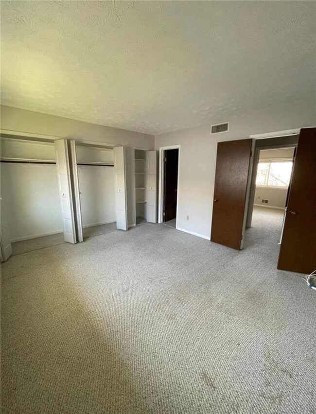 Building Photo - 422 Eastbrooke Ln
