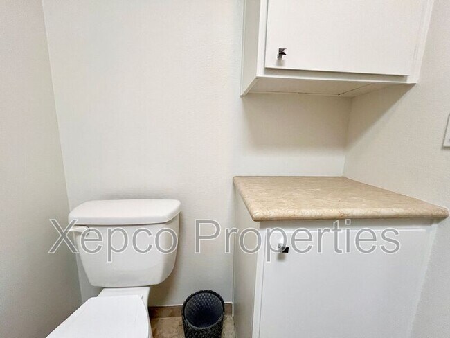Building Photo - 76675 Sandpiper Dr
