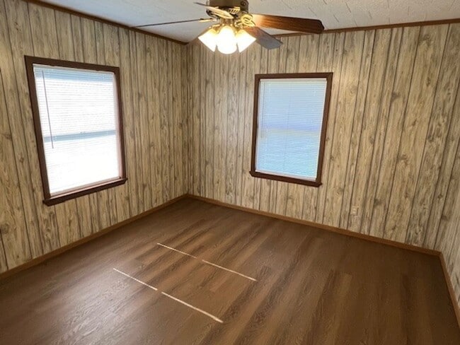 Building Photo - Adorable 2B/2B Home Available