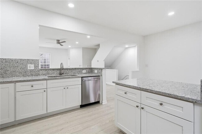 Building Photo - 3349 Lathenview Ct