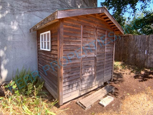 Building Photo - FREE RENT! Charming 2-Bed Duplex in Vibrant SE Portland – Cozy 660 Sq Ft Gem!