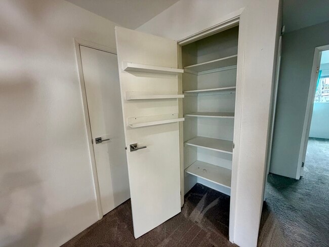 Building Photo - 22985 Marine View Dr S