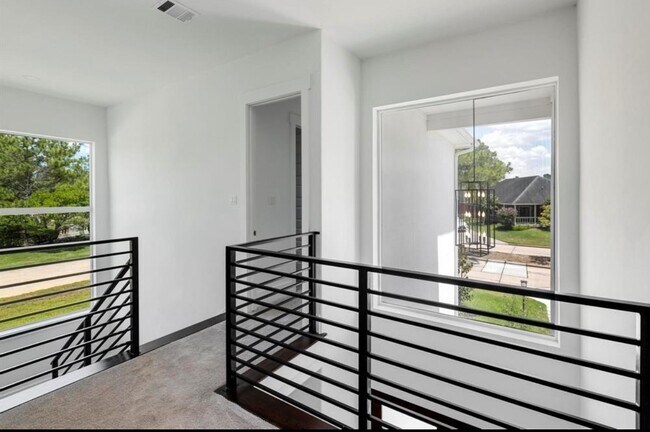 Building Photo - 114 Bentwood Dr