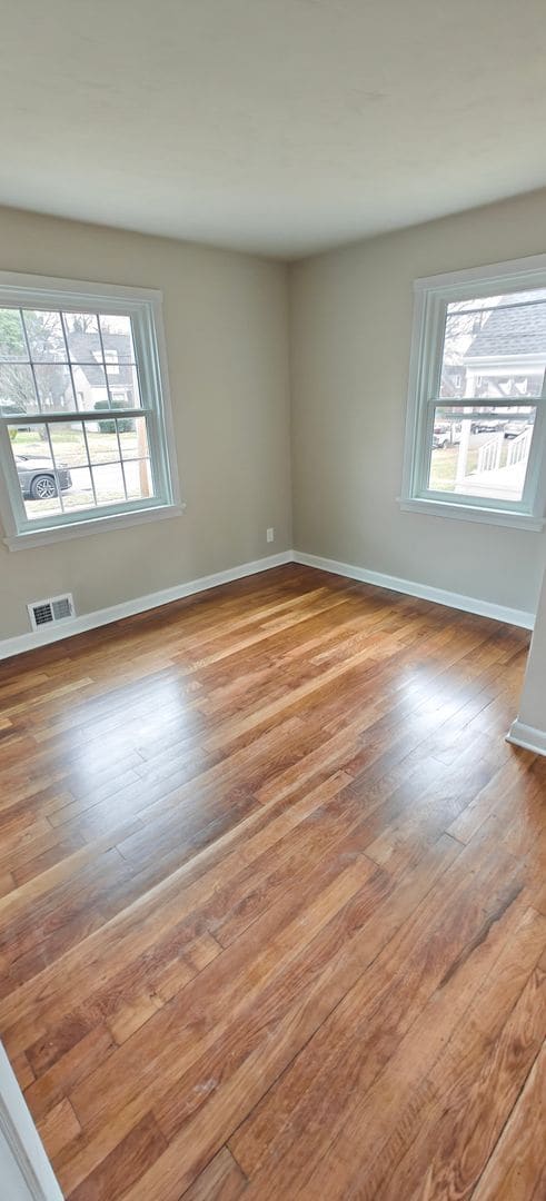 Building Photo - Renovated 4 bedroom cape with large fence yard