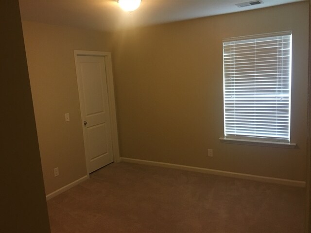 Building Photo - 19 Winslow Cir