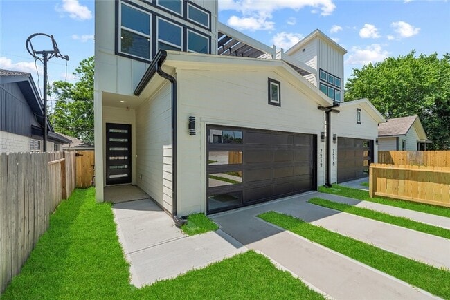 Building Photo - 7210 England St