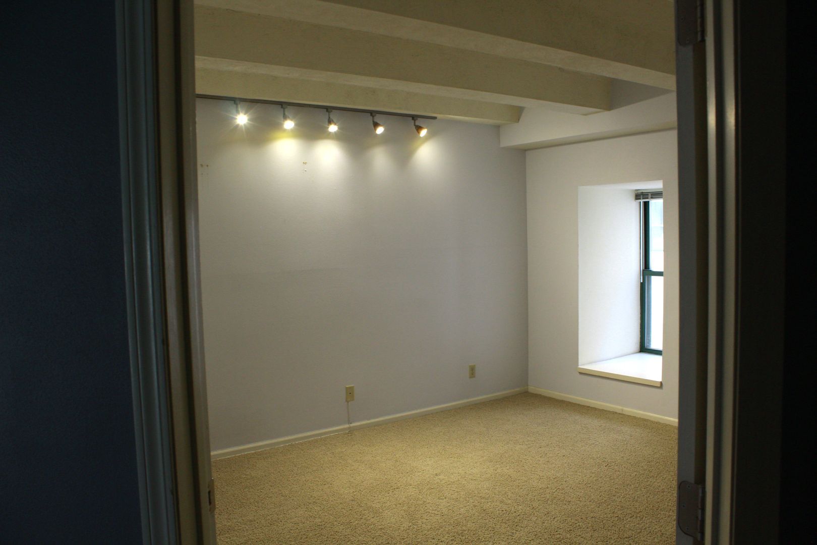 Building Photo - 270 E Highland Ave