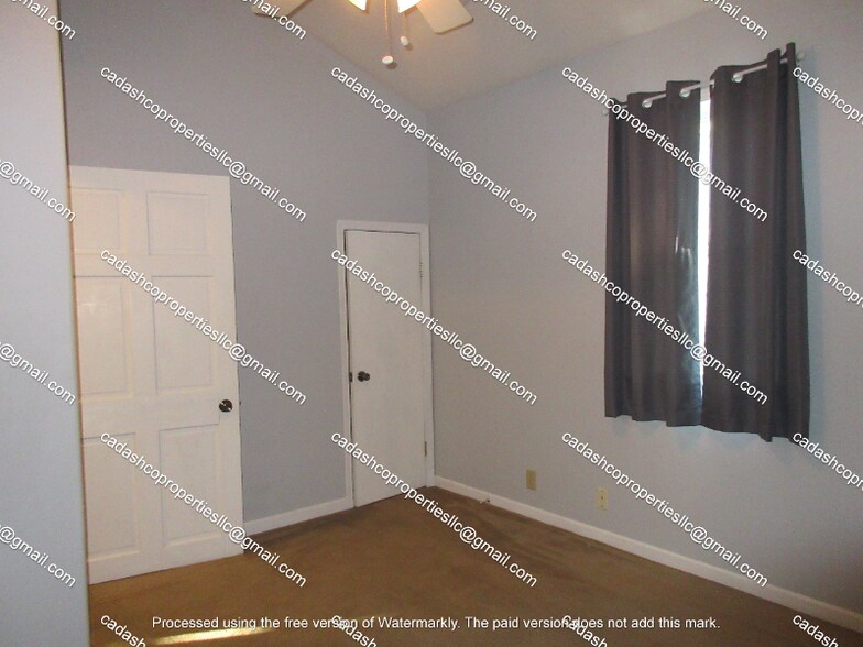 Building Photo - 206 W Poplar St
