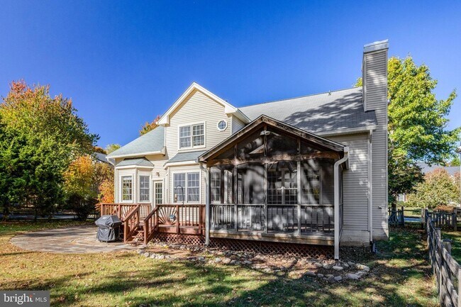 Building Photo - 47001 Smithwood Ct