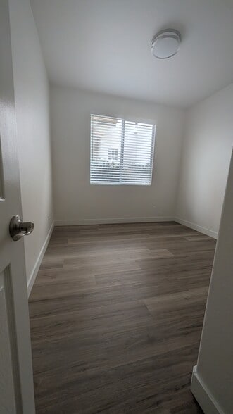 Building Photo - 9476 Questa Pointe