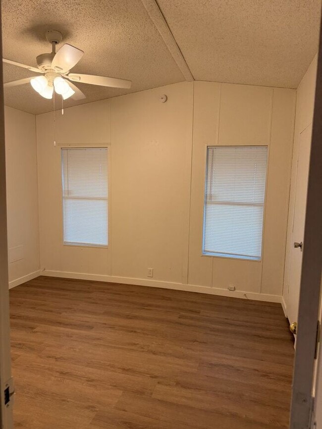 Building Photo - 21620 W Narramore Rd