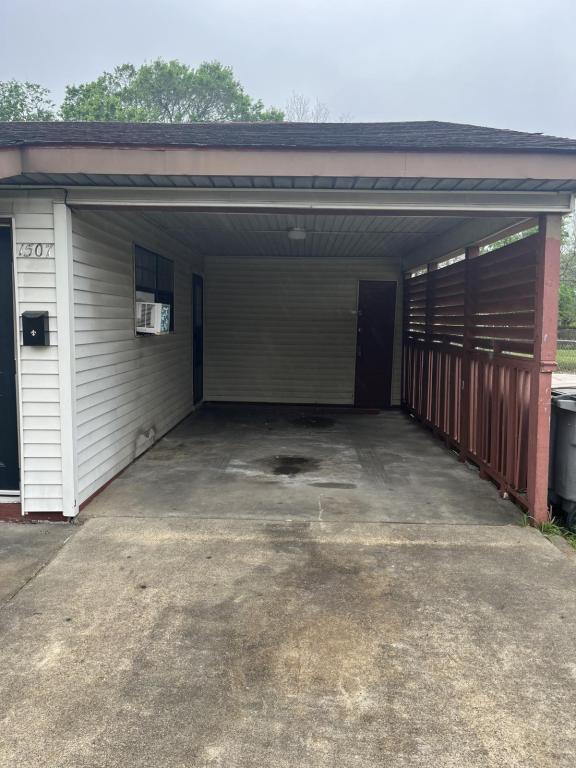 Building Photo - 1507 E North St