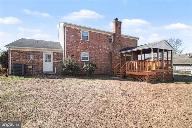 Building Photo - 2113 Matthew Ln