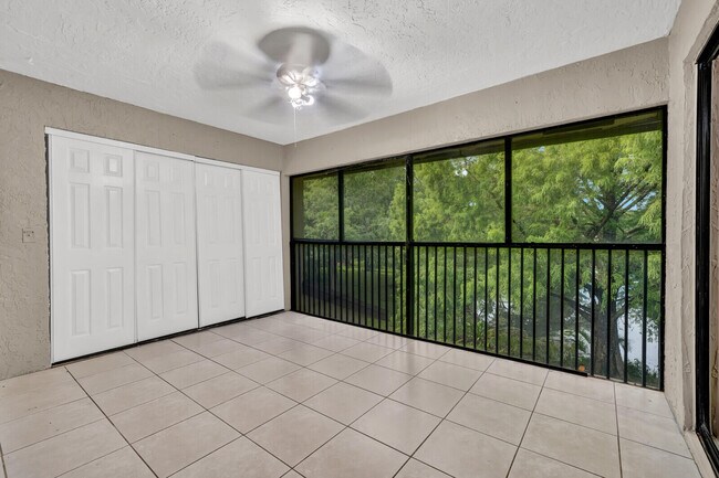 Building Photo - 3287 Cocoplum Cir