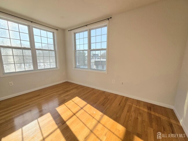 Building Photo - 120 Georges Rd