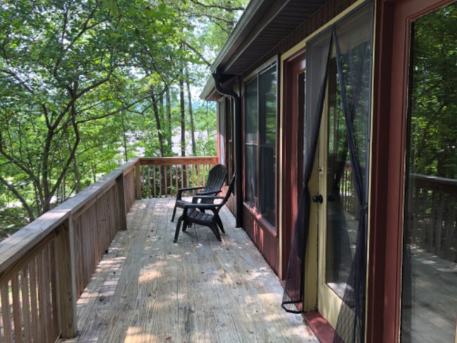 Building Photo - 107 Rockcrest Ridge