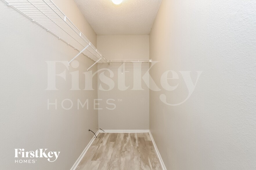 Building Photo - 2391 Providence Ct