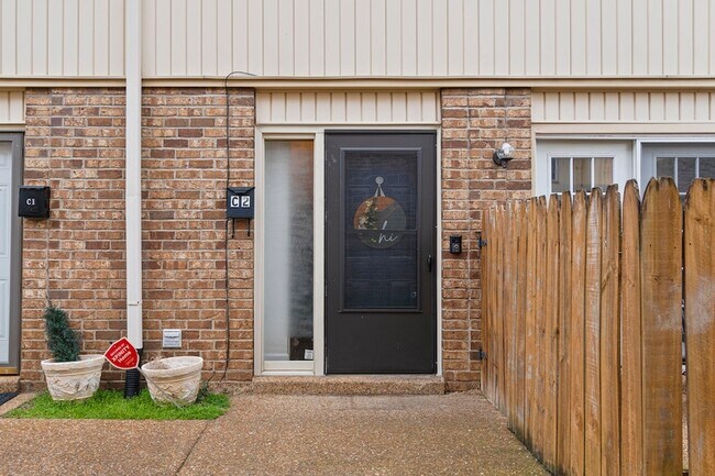 Building Photo - 2116 Hobbs Rd