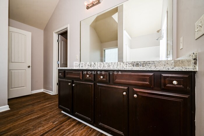 Building Photo - 693 Emporia Loop