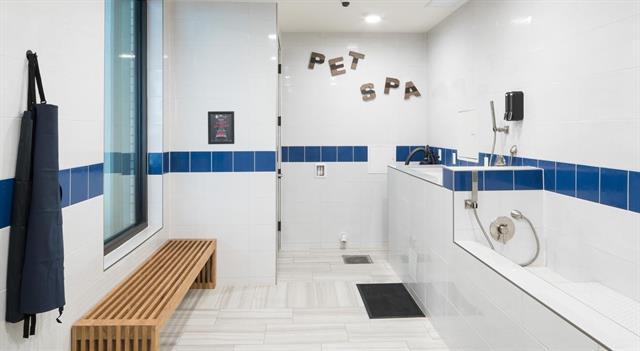 Building Photo - 5631 Belmont Ave