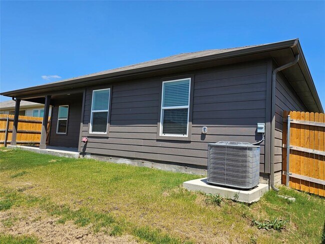 Building Photo - 5816 Berriweather Dr