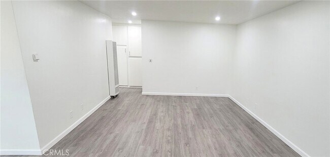 Building Photo - 1417 S Greenwood Ave