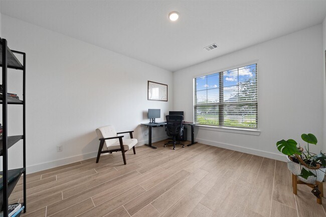 Building Photo - 21307 Fresno Brk Cir