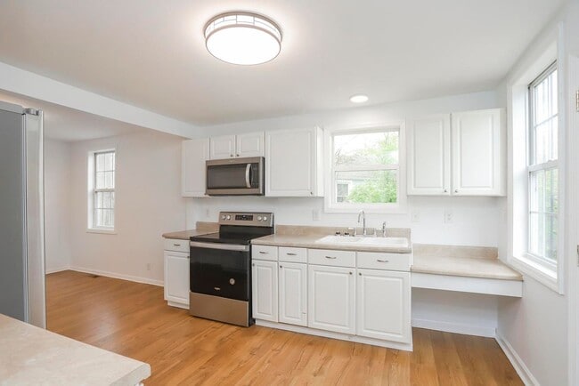 Building Photo - Beautiful Home in Nashville!